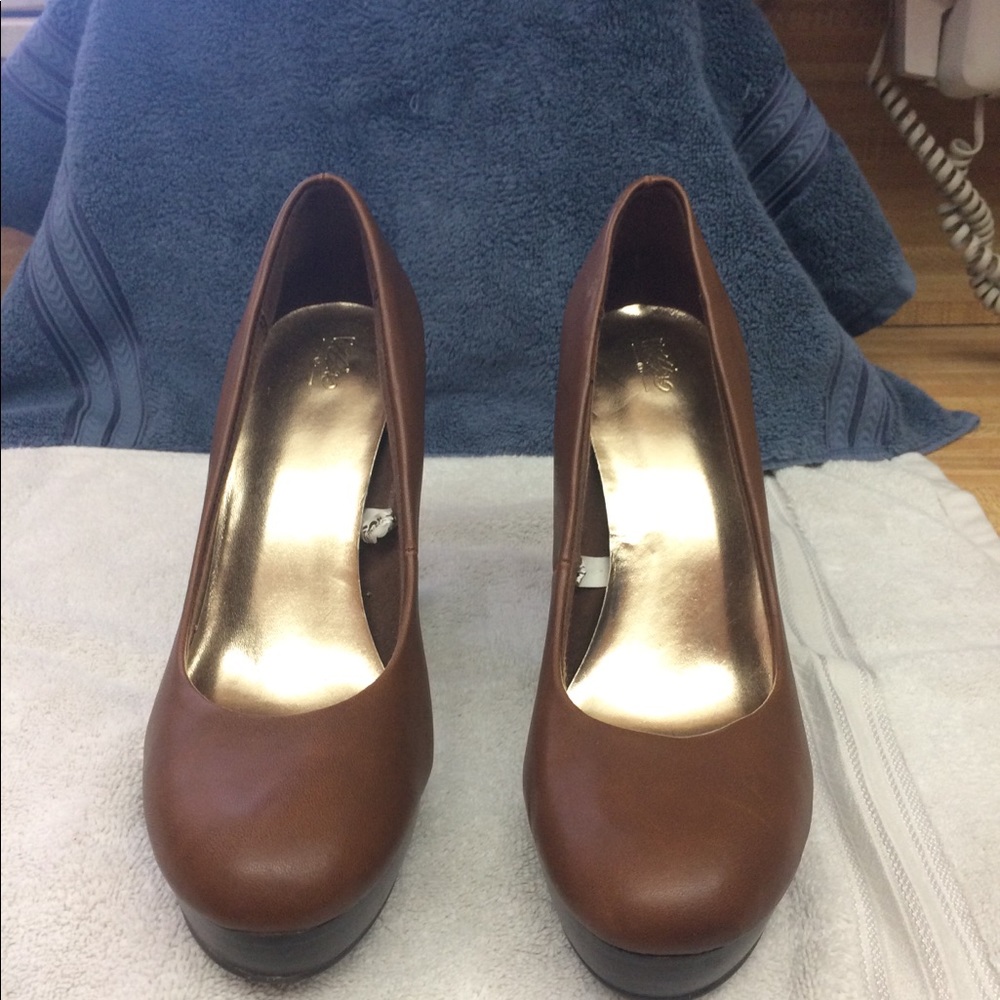 Mossimo Brown heels